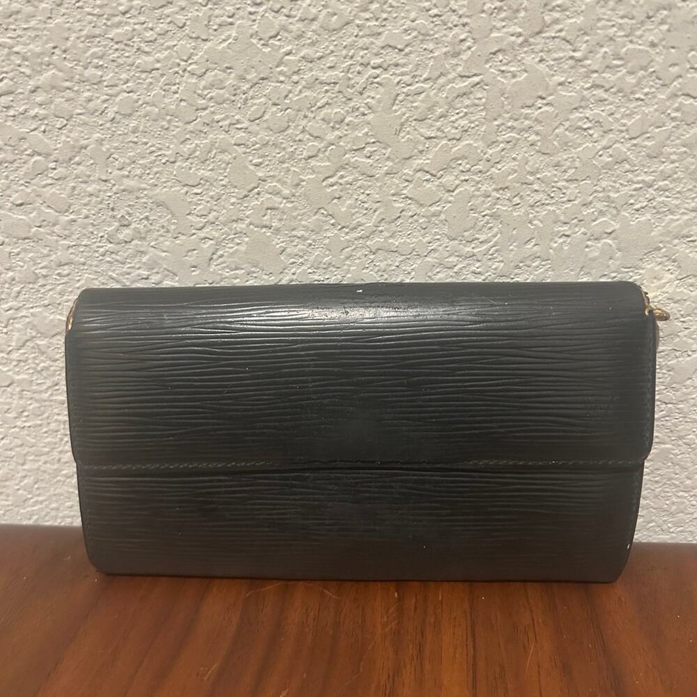 Louis Vuitton Epi Sarah Wallet Black with COA